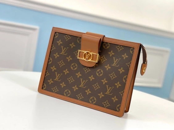 CHANELUTCH LOUIS VUITTON 0717